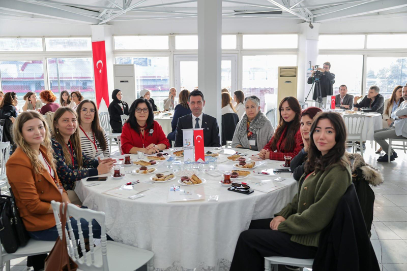 BAYRAKLIâDA KADINA YÃNELÄ°K ÅÄ°DDETLE MÃCADELE ÃALIÅTAYI (1)-1765802547557.jpeg